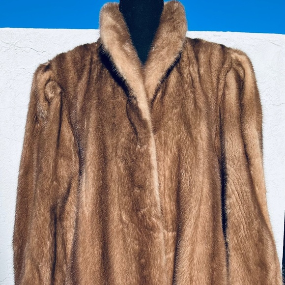 MINK COAT by McRae's Women's Medium Flawless Stylish and supple Mink Coat - Picture 5 of 14